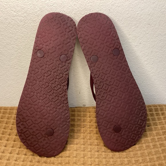 Tory Burch Women's Sz 9 M Flip Flop Sandals Purple Floral Logo Lightweight - Picture 5 of 8